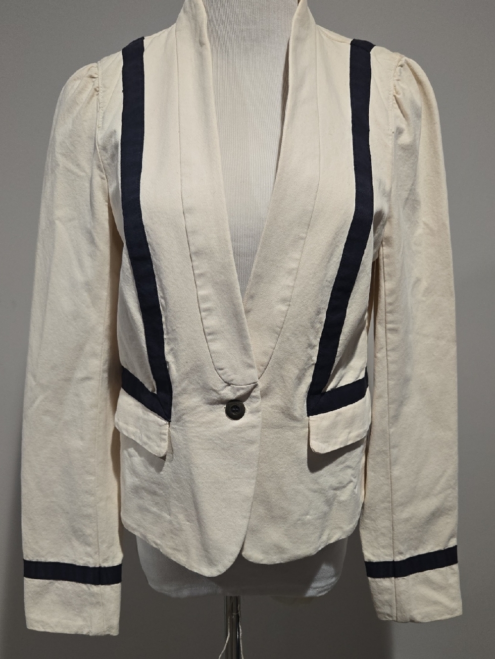 Ann Taylor LOFT Cream Blazer with Navy Trim, Spring, Summer, Retails $110 Size 4